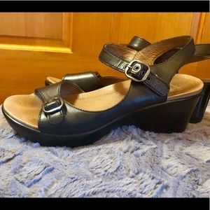 dansko joanie sandals